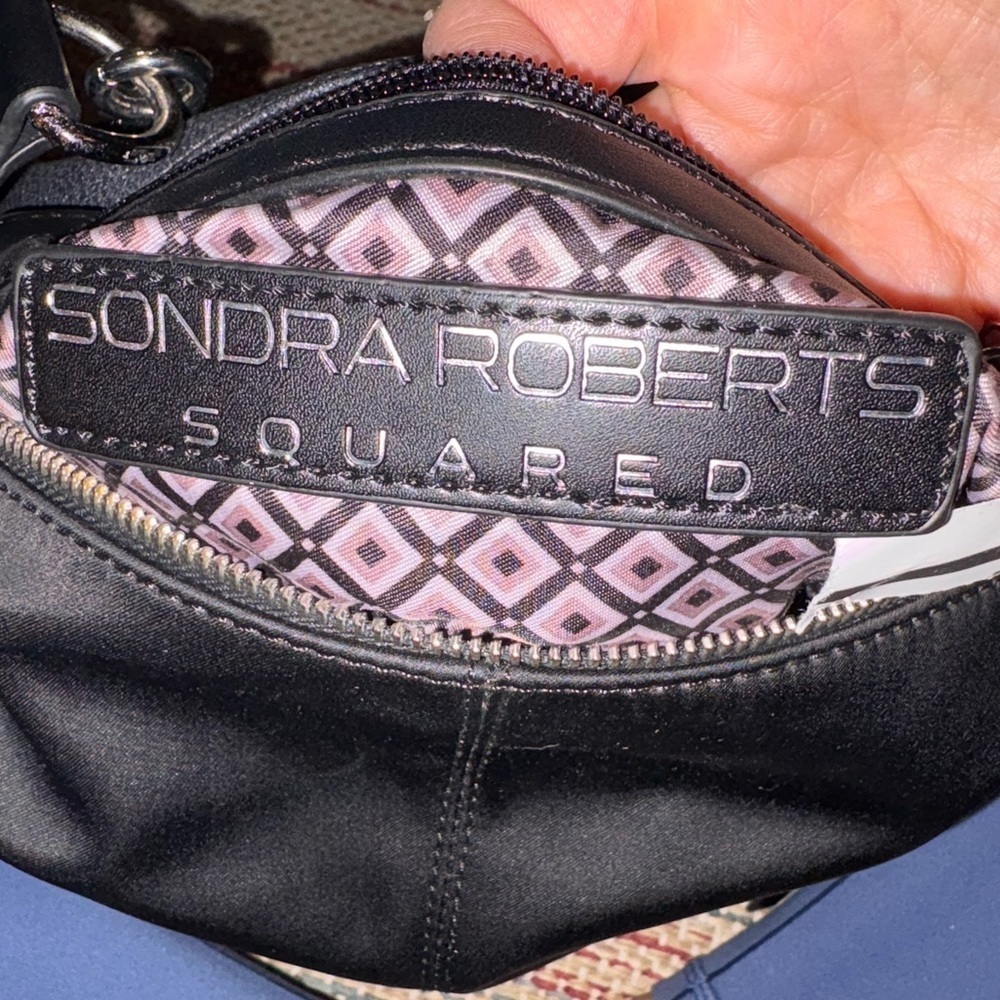 NWT SONDRA ROBERTS SQUARED nylon and vegan leather shoulder bag - Picture 6 of 16